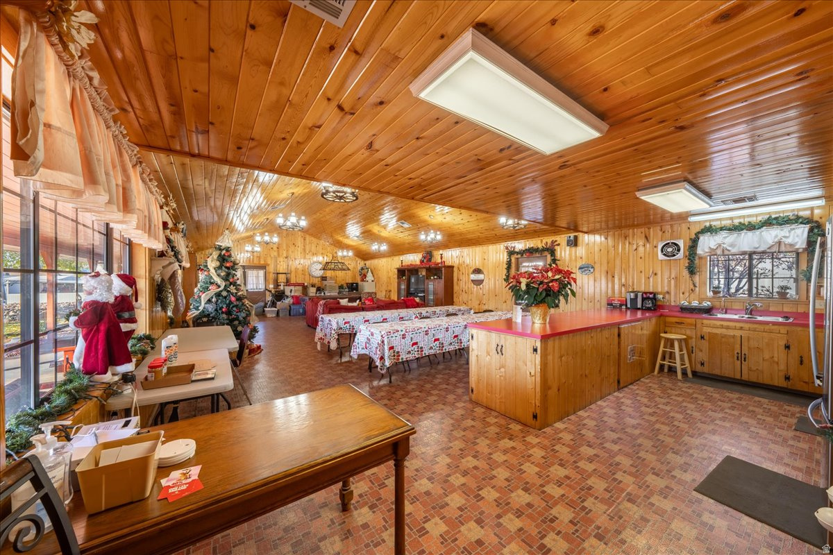 CHEROKEE SPRINGS RV PARK - Land