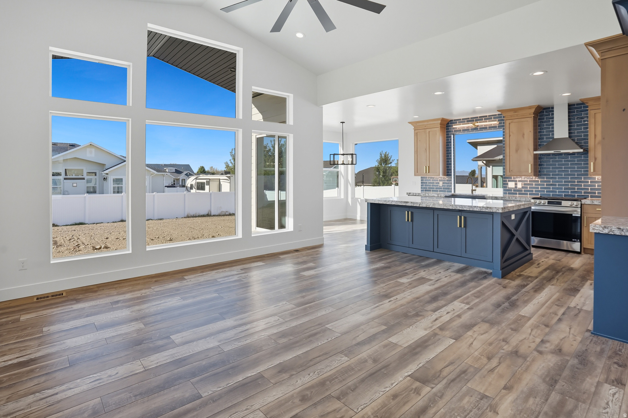 PERRY LANDING - Residential