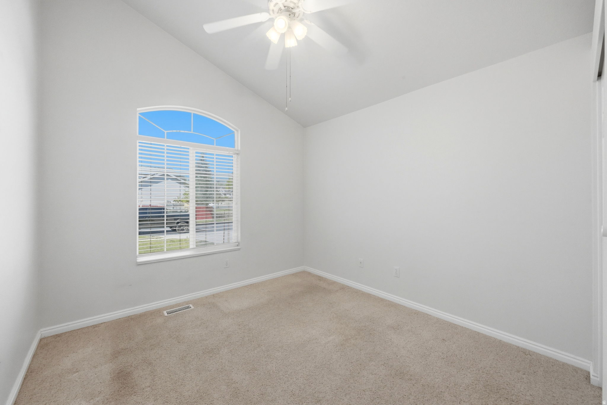DIAMOND SUMMIT - Residential
