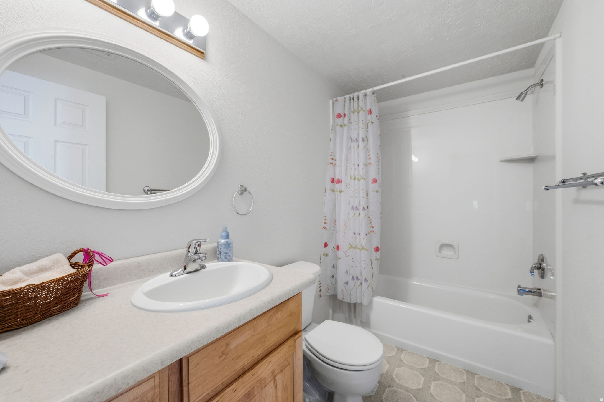 DIAMOND SUMMIT - Residential