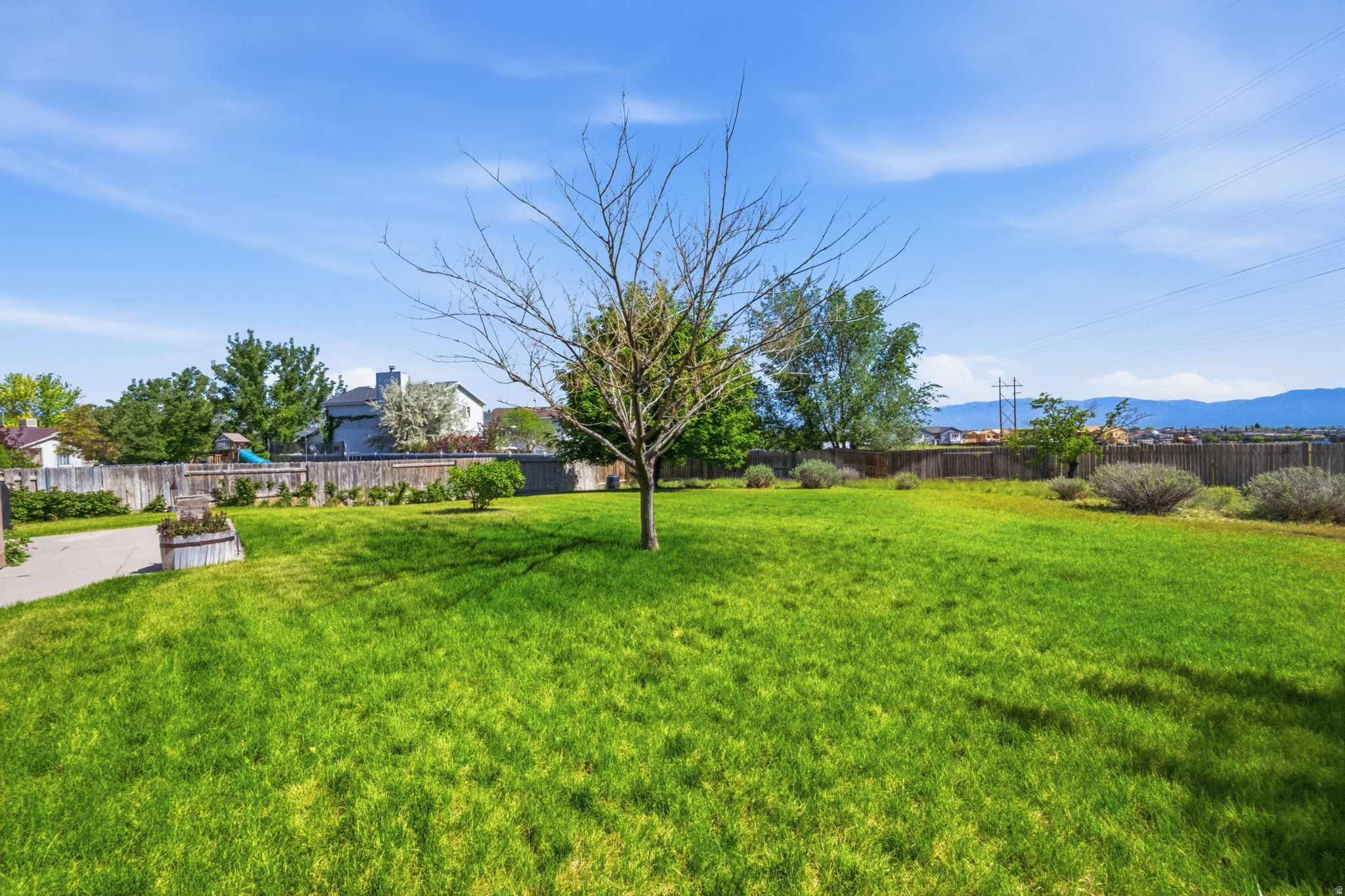 DIAMOND SUMMIT - Residential