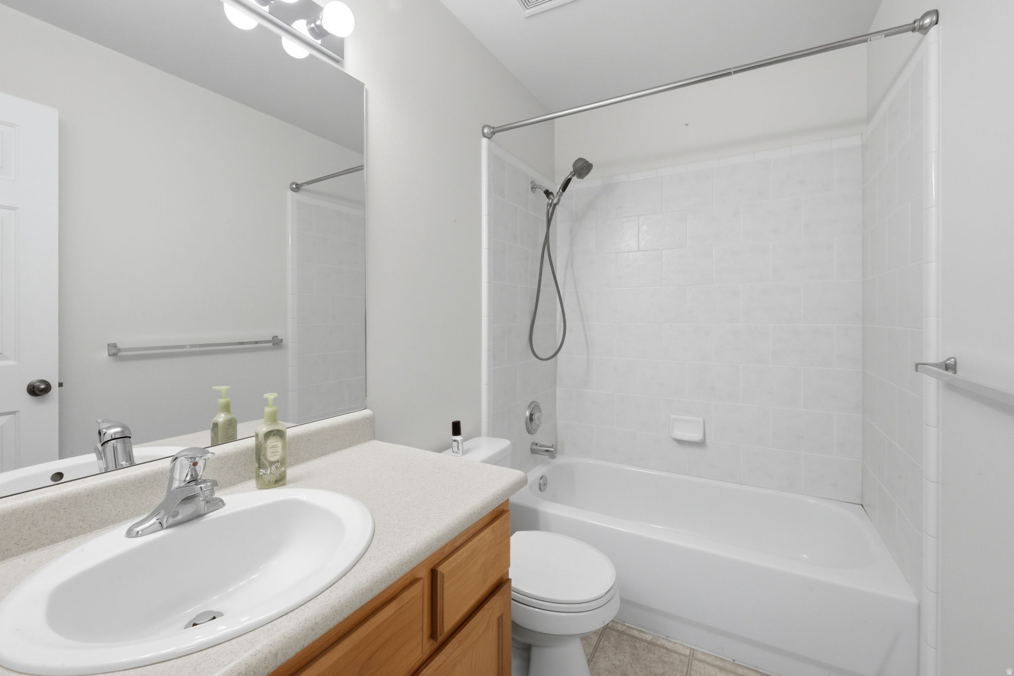 DIAMOND SUMMIT - Residential