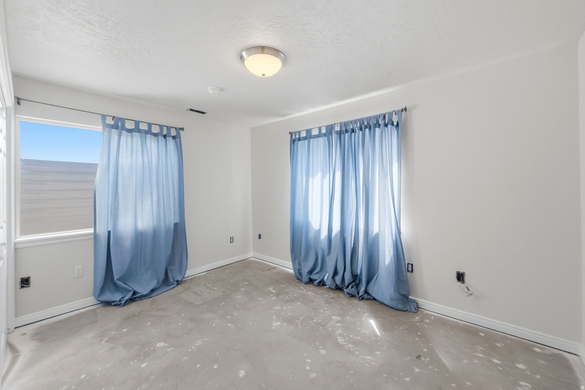 DIAMOND SUMMIT - Residential