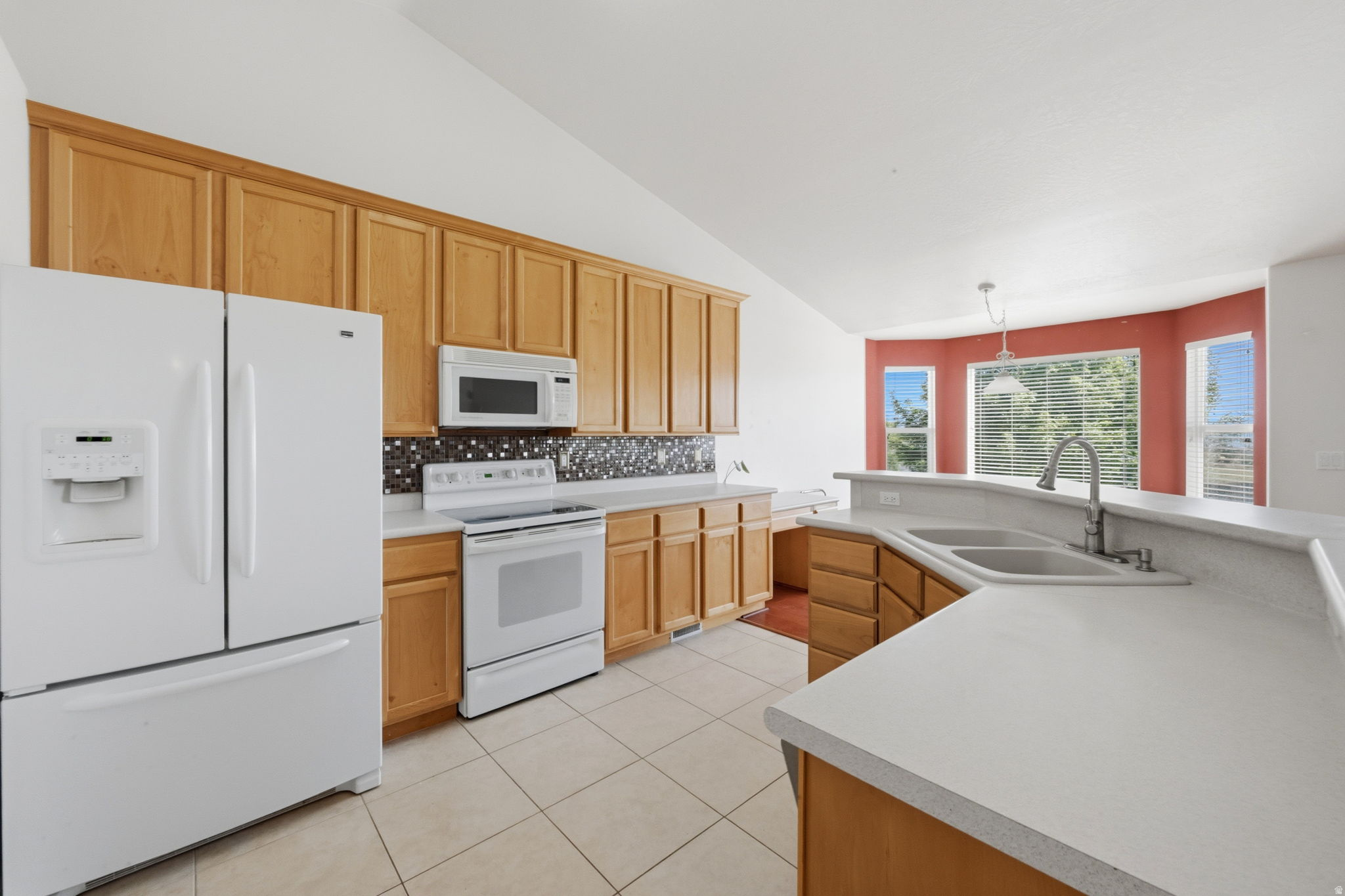 DIAMOND SUMMIT - Residential
