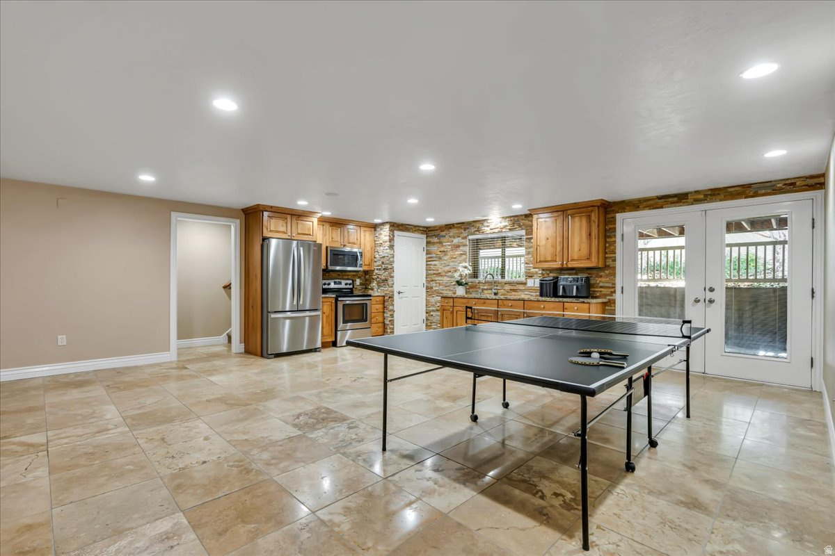 JONES MEADOW - Residential