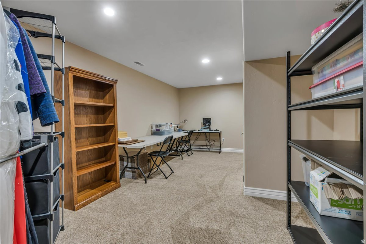 JONES MEADOW - Residential