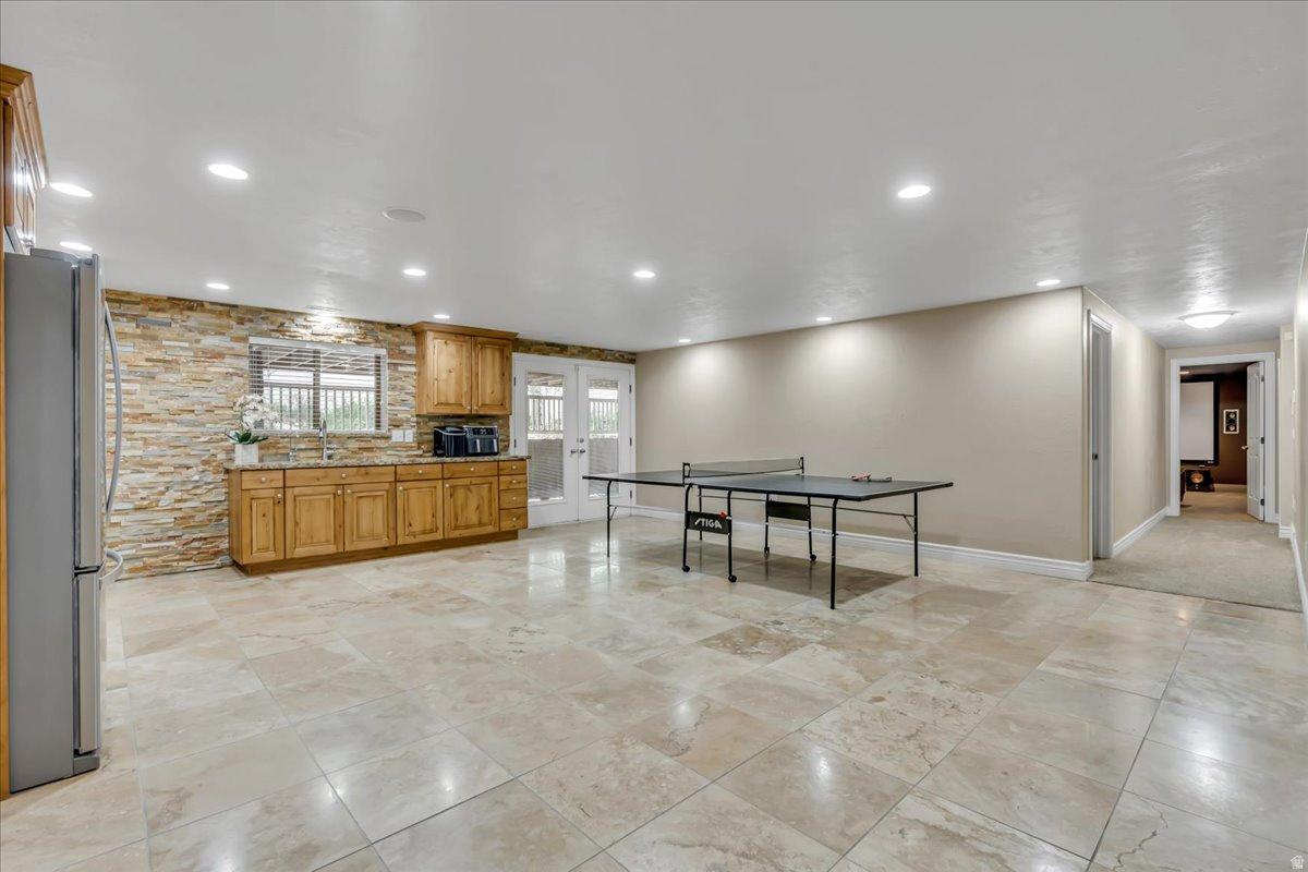 JONES MEADOW - Residential