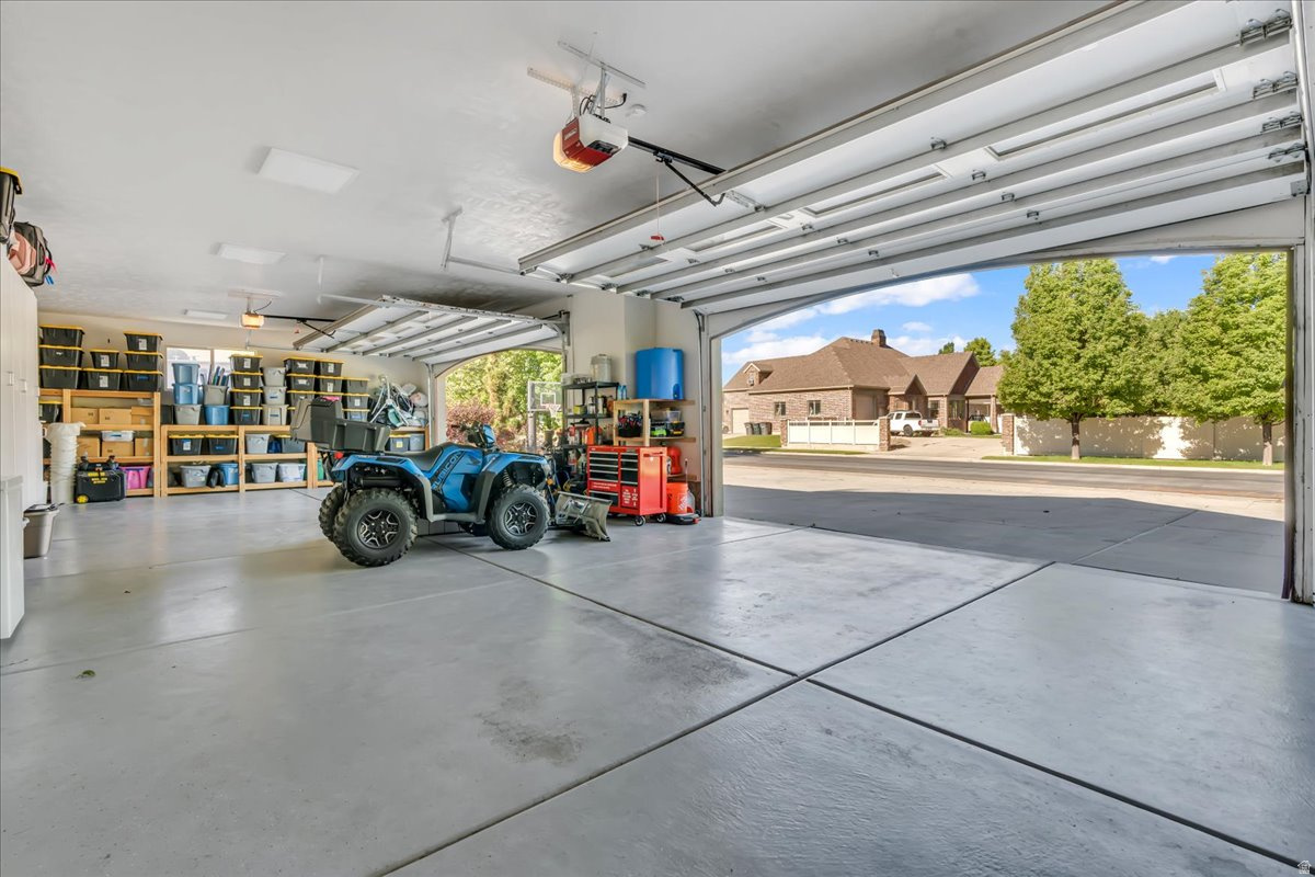 JONES MEADOW - Residential