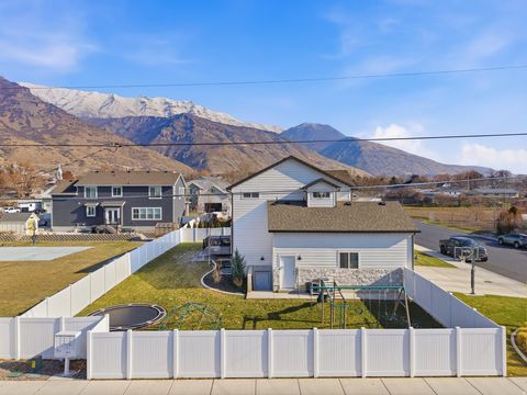 Tiny photo for 411 E DAYBREAK DR N, Pleasant Grove, UT 84062 (MLS # 2137791)