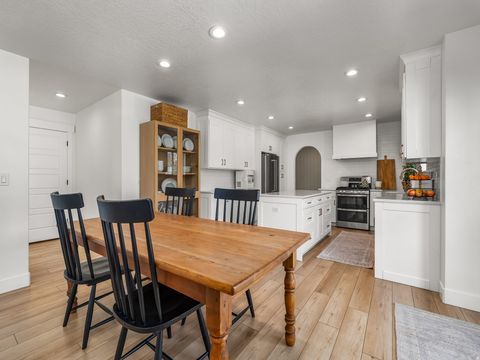 Tiny photo for 411 E DAYBREAK DR N, Pleasant Grove, UT 84062 (MLS # 2137791)