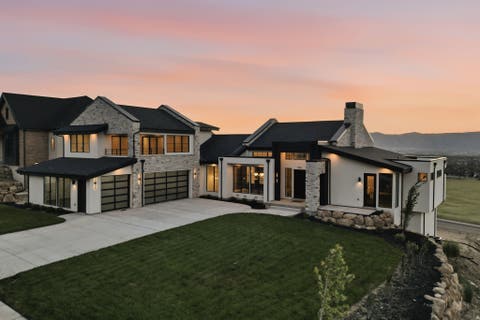 Photo of 863 N EMERY LN, Elk Ridge, UT 84651 (MLS # 2162583)
