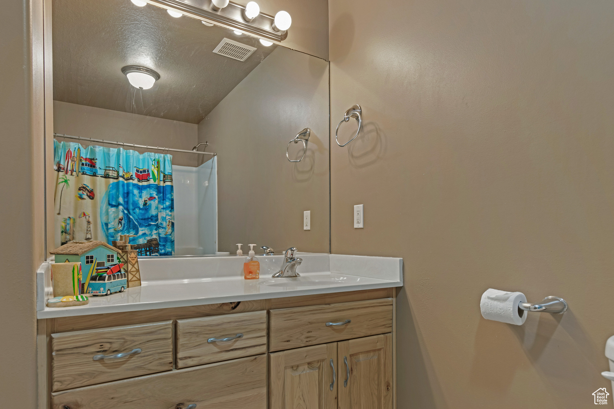 LAST CHANCE PH 1 LOT 8 - Residential