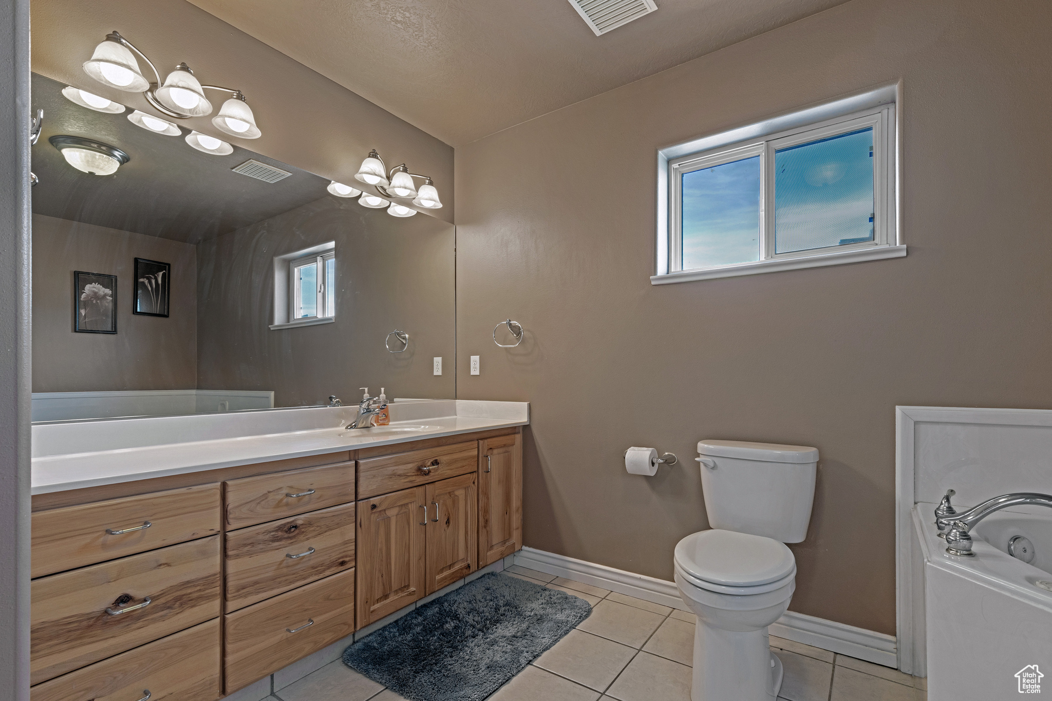 LAST CHANCE PH 1 LOT 8 - Residential