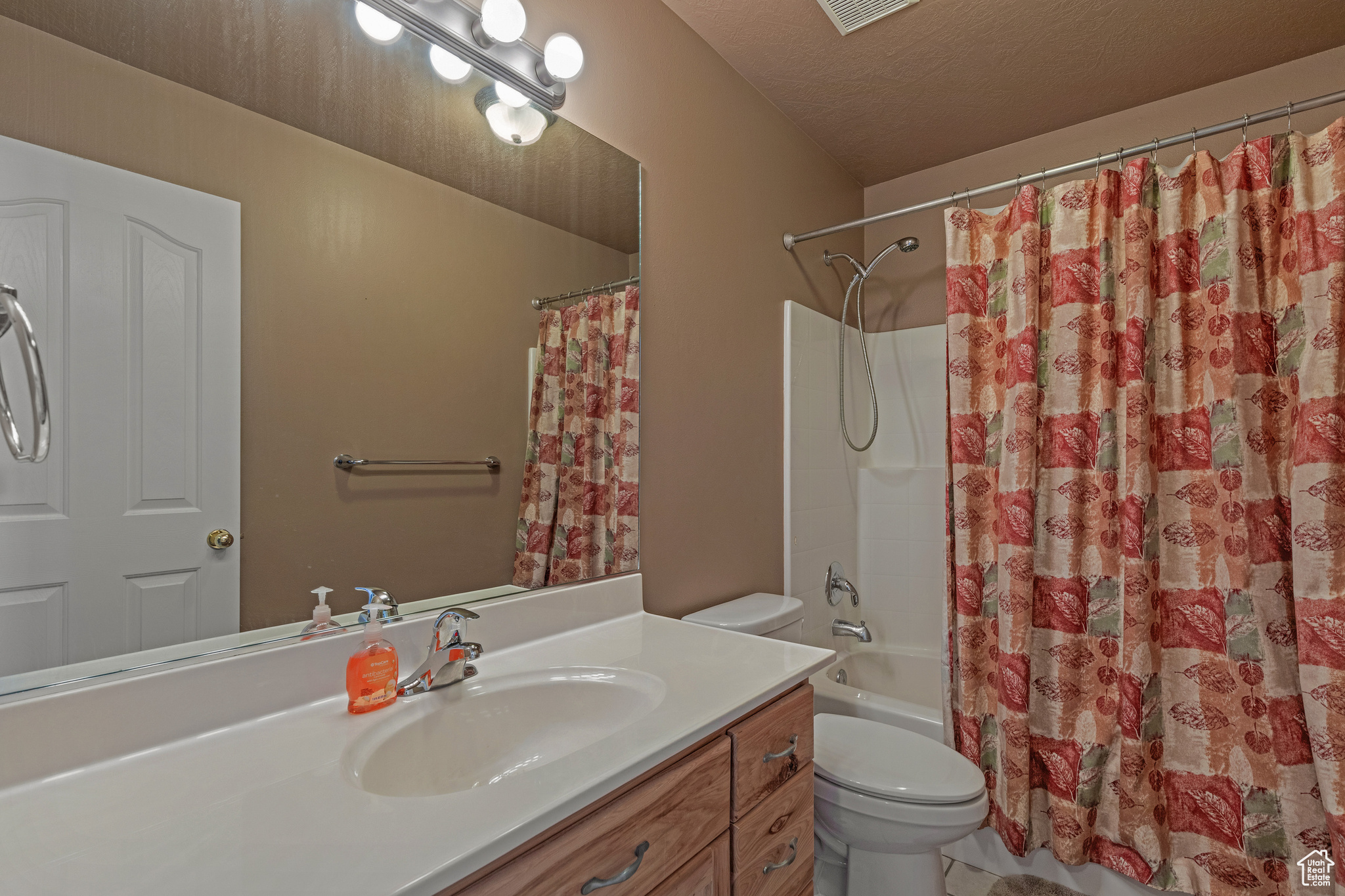 LAST CHANCE PH 1 LOT 8 - Residential