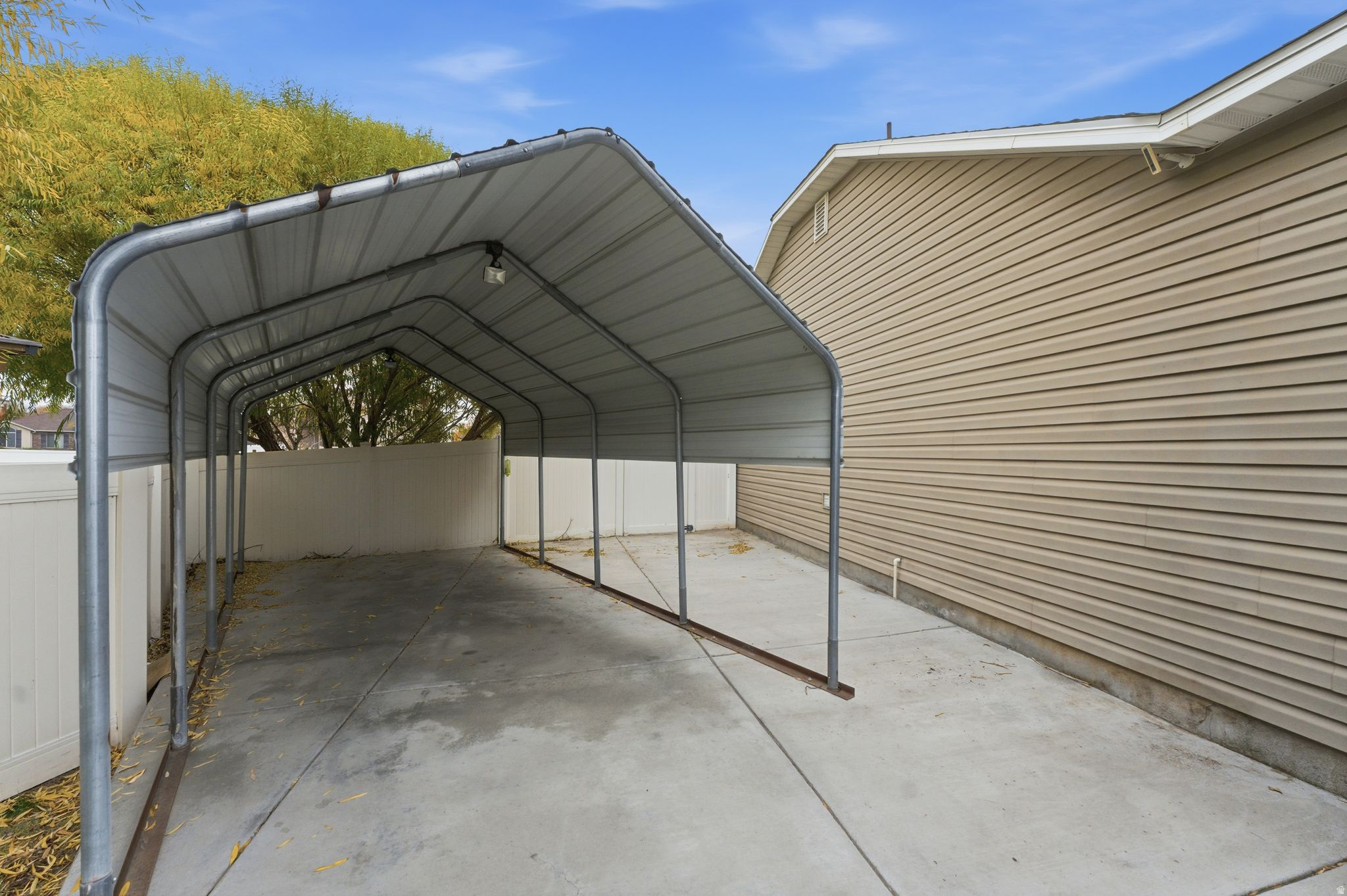 WILD HORSES - Residential