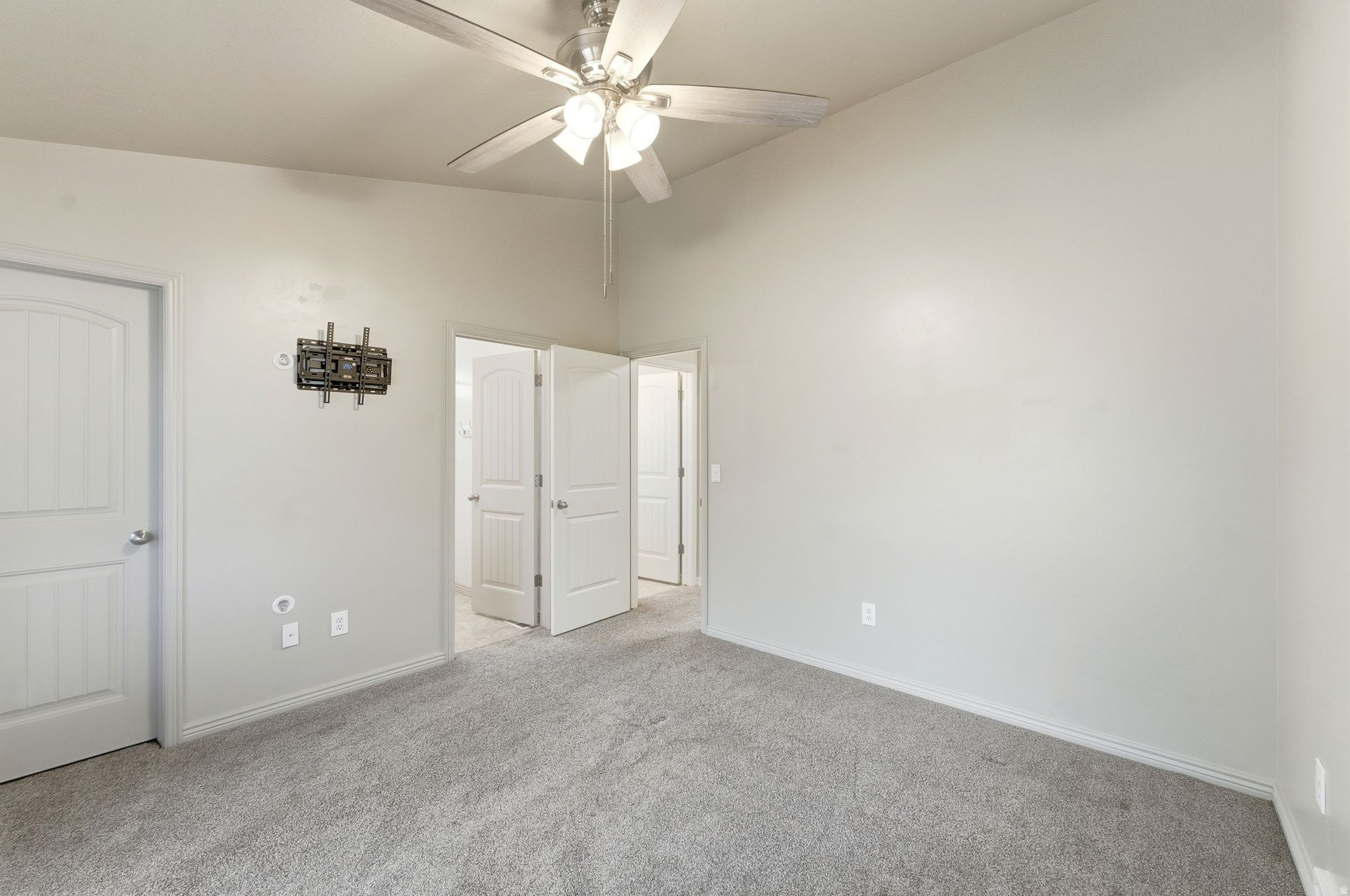 WILD HORSES - Residential