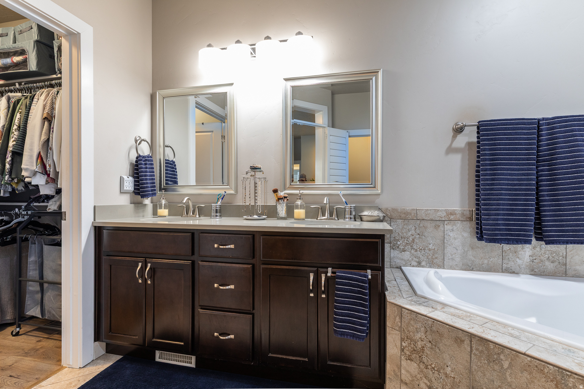 DAYBREAK GARDENPARK - Residential