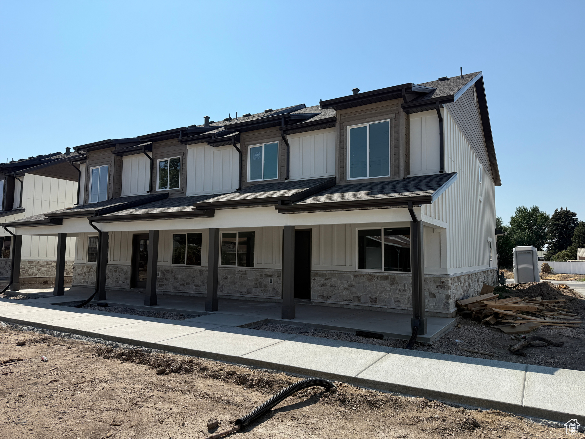 376 N LIBERTY COVE DR