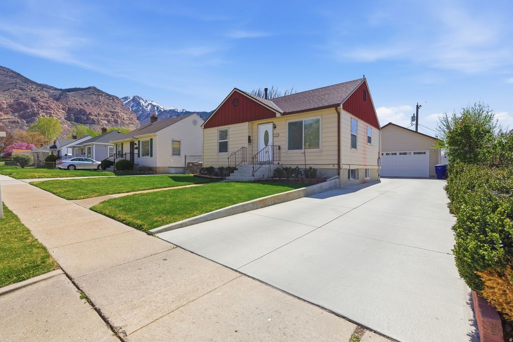 Photo of 1359 E SWAN St, Ogden, UT 84401 (MLS # 2146085)