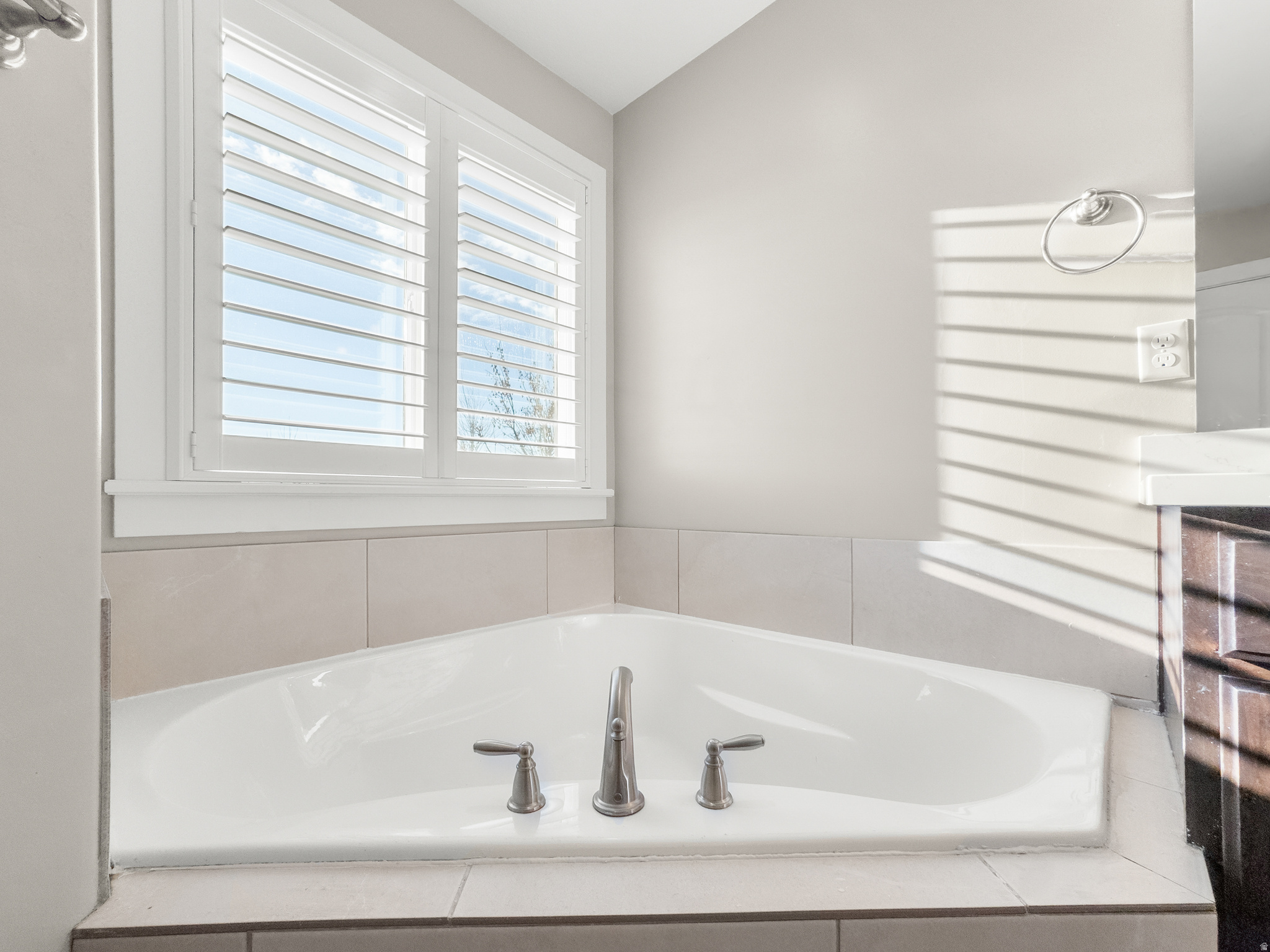 BRIDGEWAY ISLAND - Residential