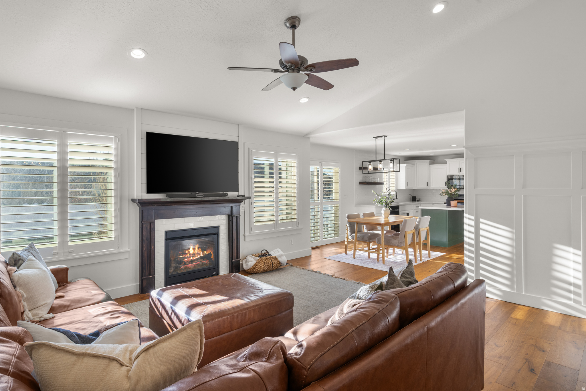 BRIDGEWAY ISLAND - Residential