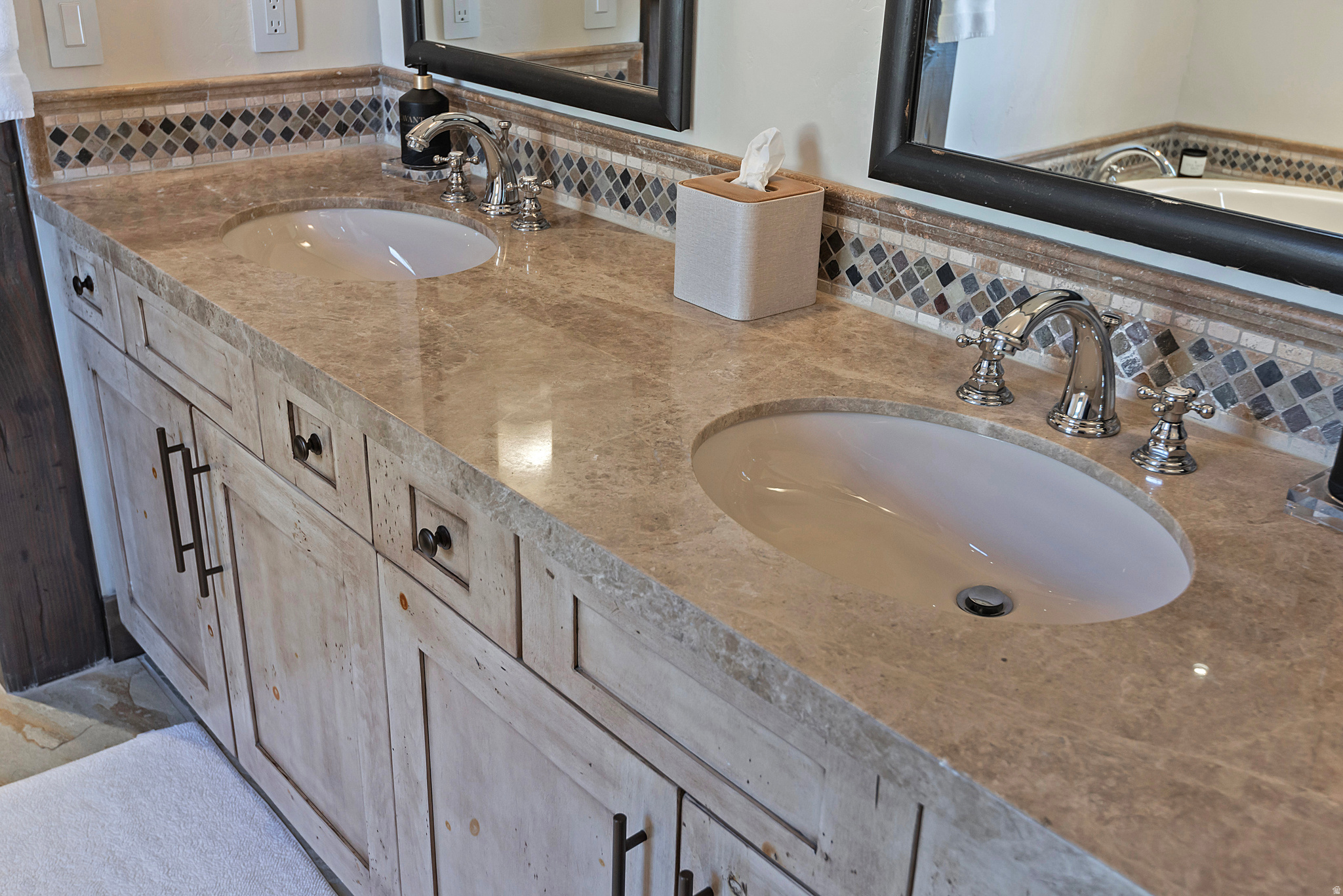 RANCH CLUB CABINS - Residential