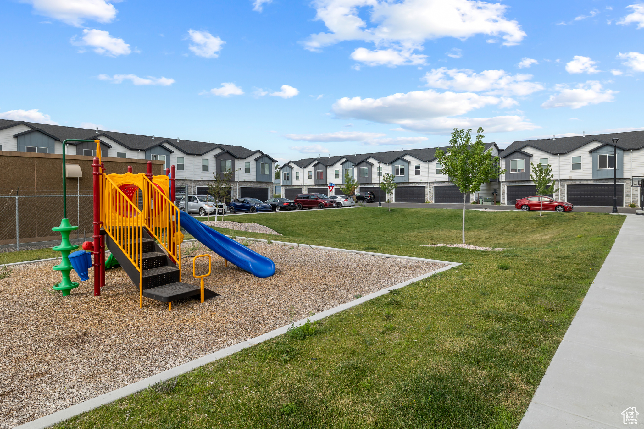 COBBLE CREEK TOWNHOMES - Residential