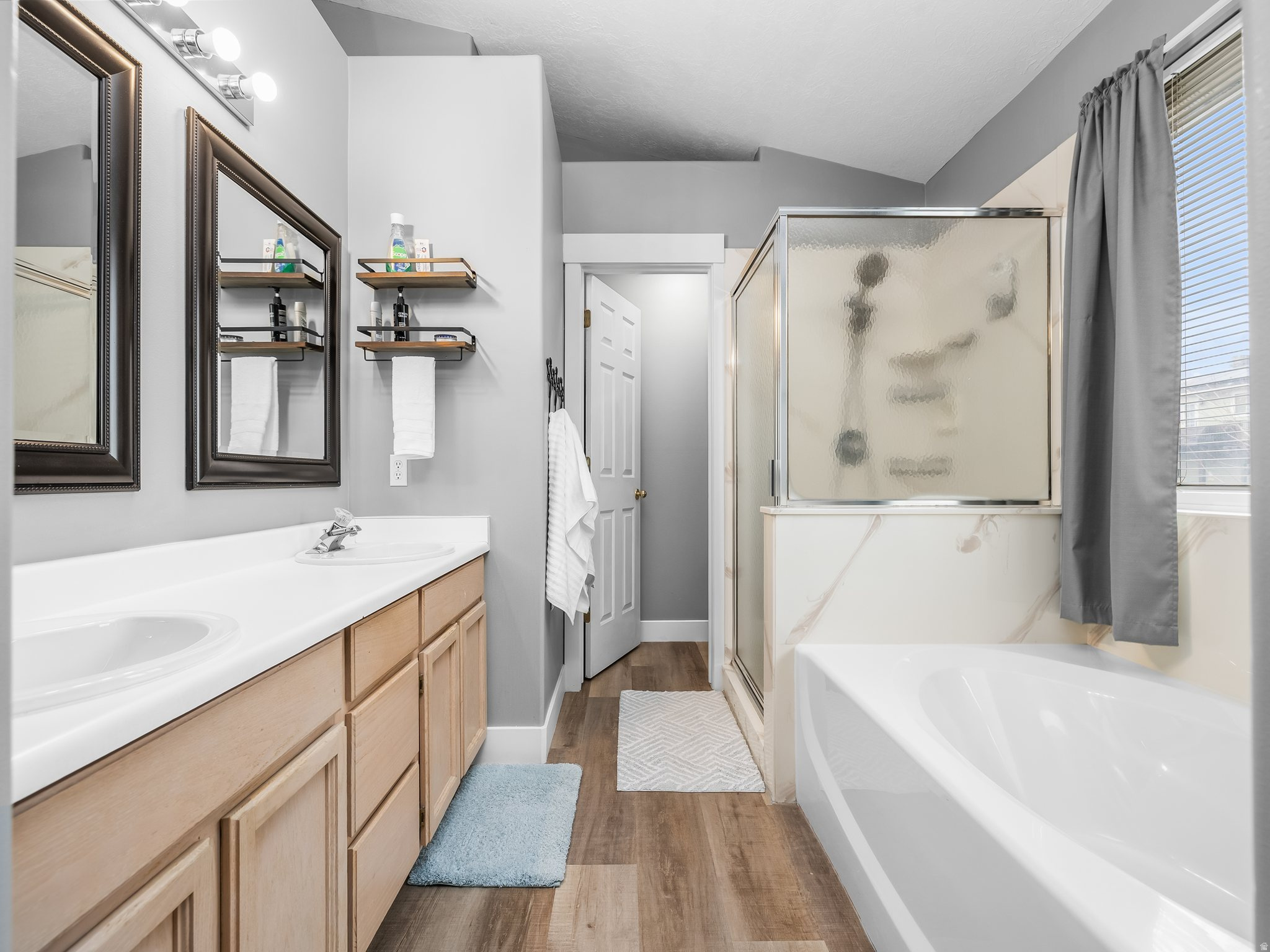 HIGH MOUNTAIN MEADOW - Residential