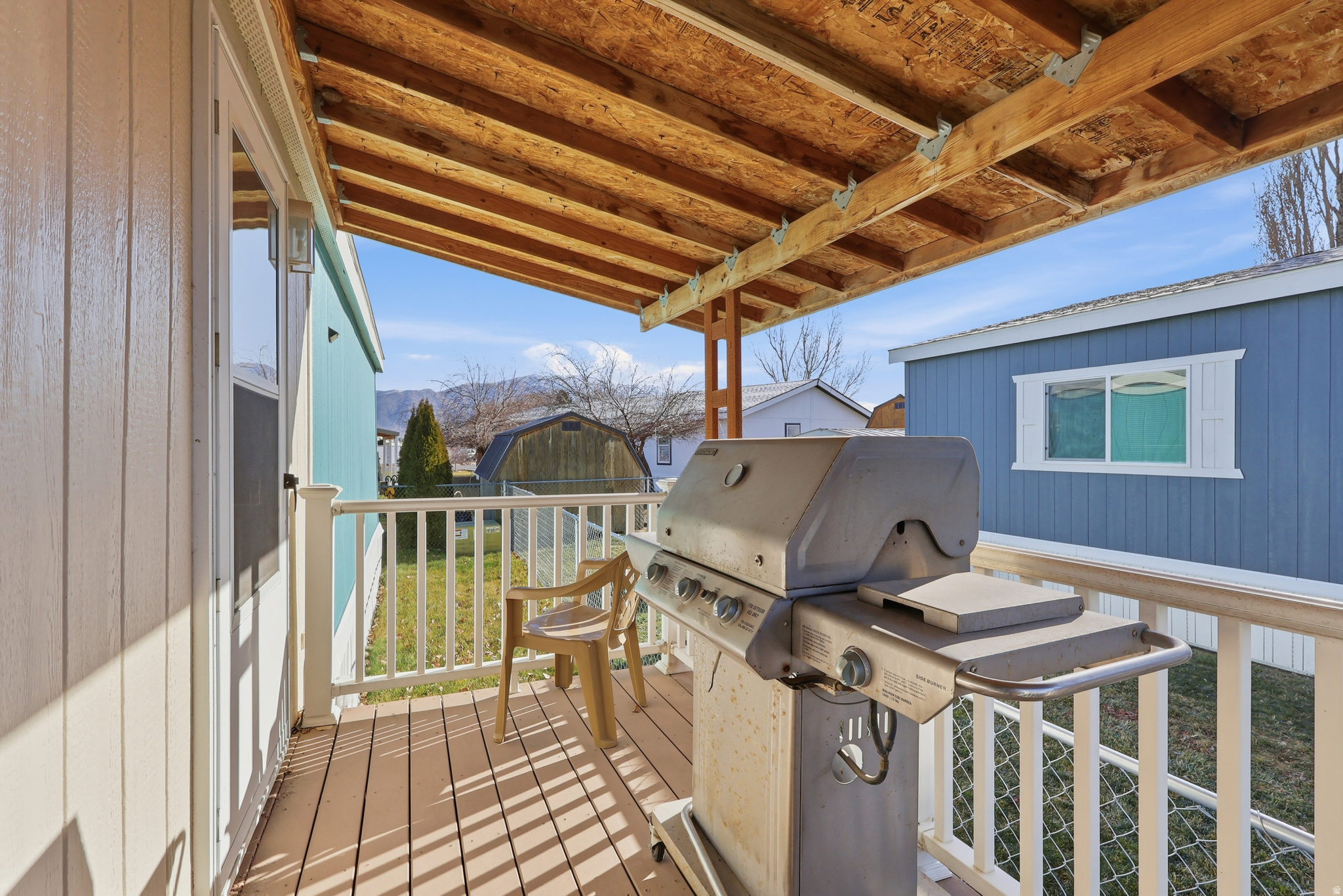 TOWN & COUNTRY ESTATES - Residential