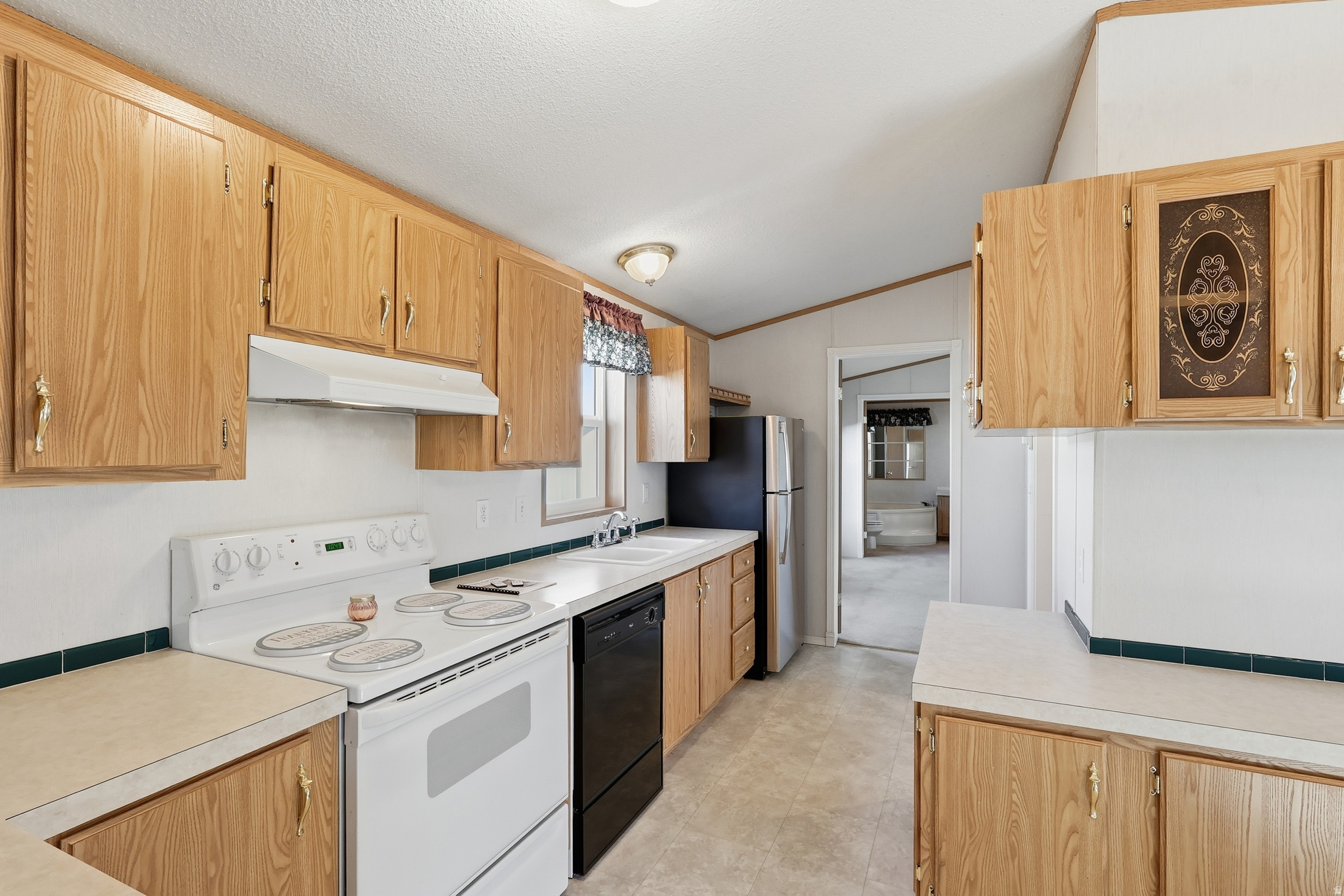 TOWN & COUNTRY ESTATES - Residential