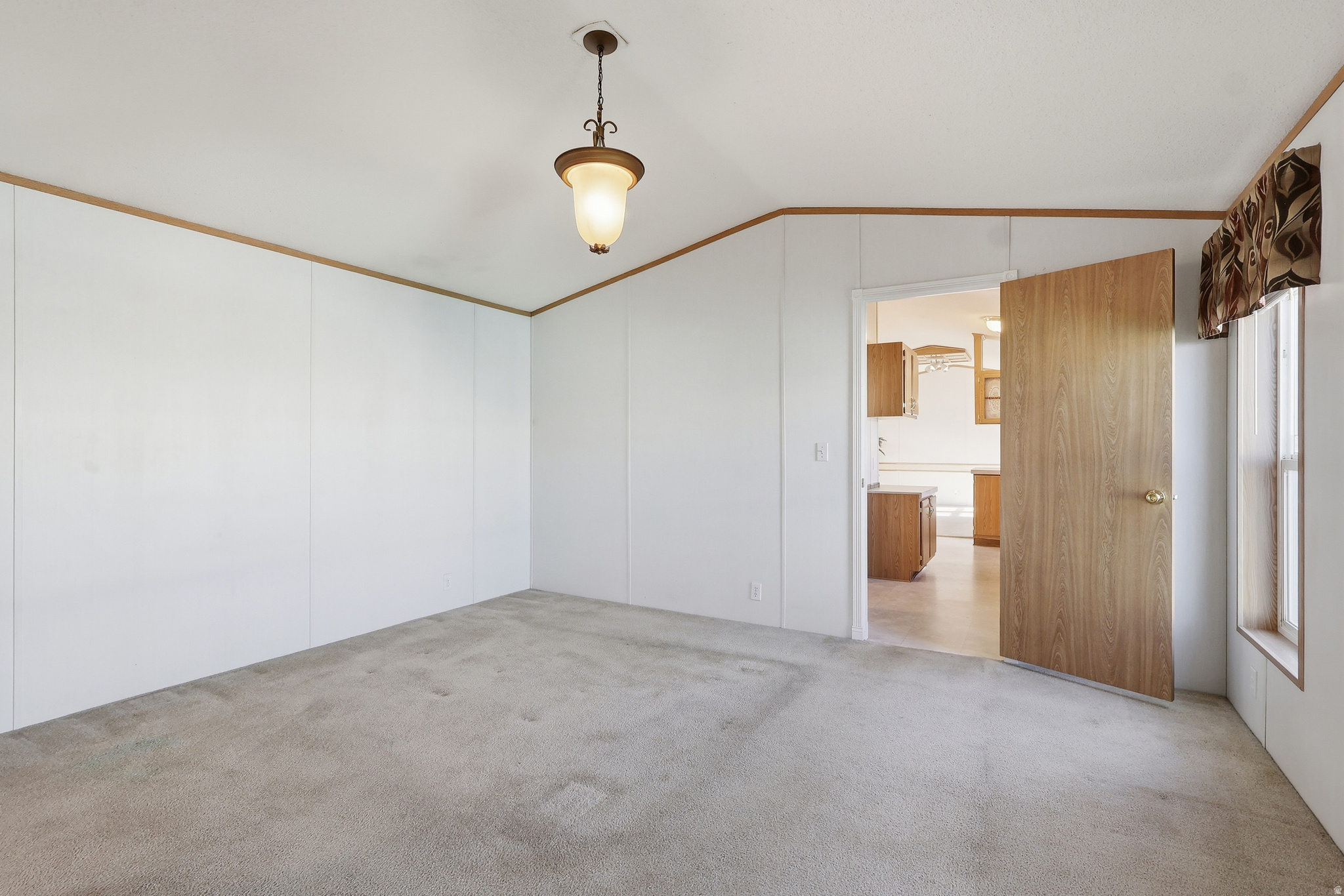 TOWN & COUNTRY ESTATES - Residential