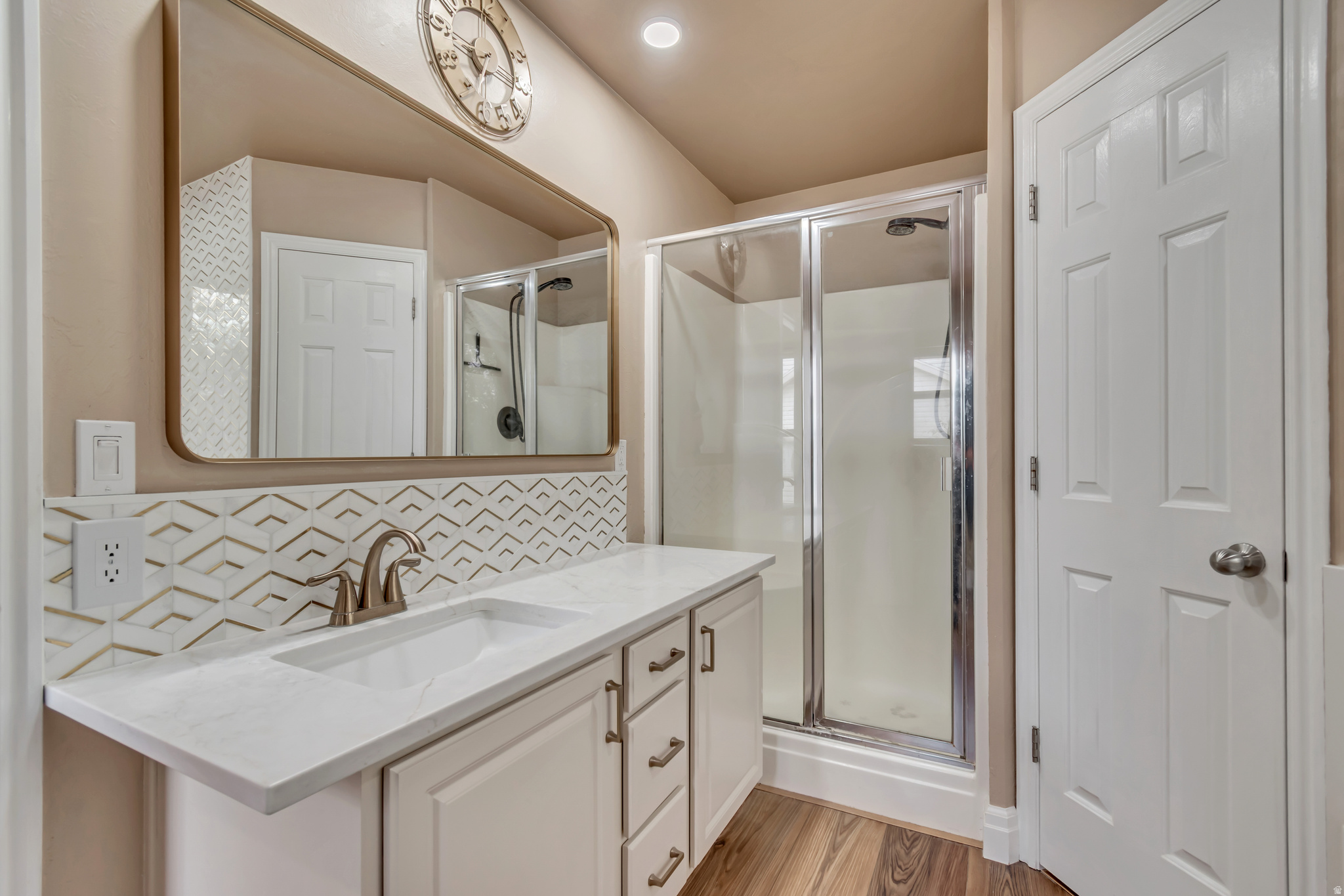 D&T HOMES - Residential