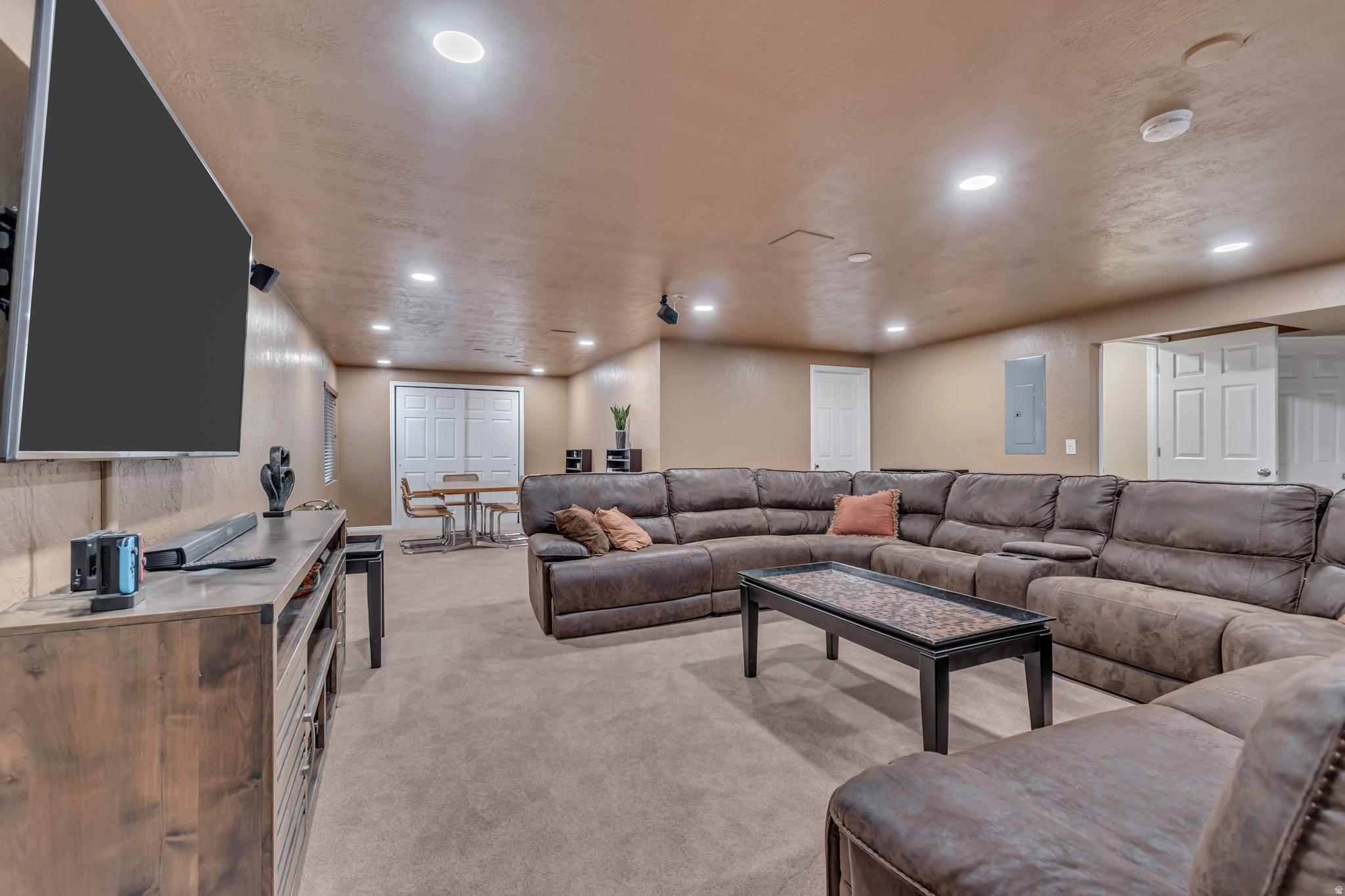 D&T HOMES - Residential