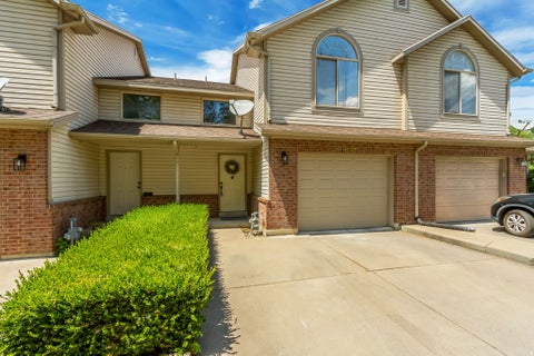 Townhouse For Rent - 1137 E Holmes Creek Ln<br/> Layton, UT 84041