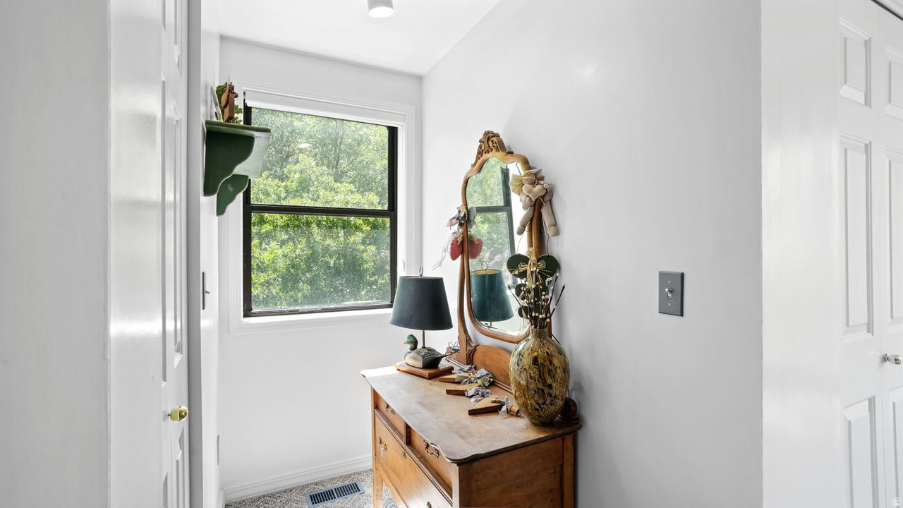 INTERLAKEN - Residential