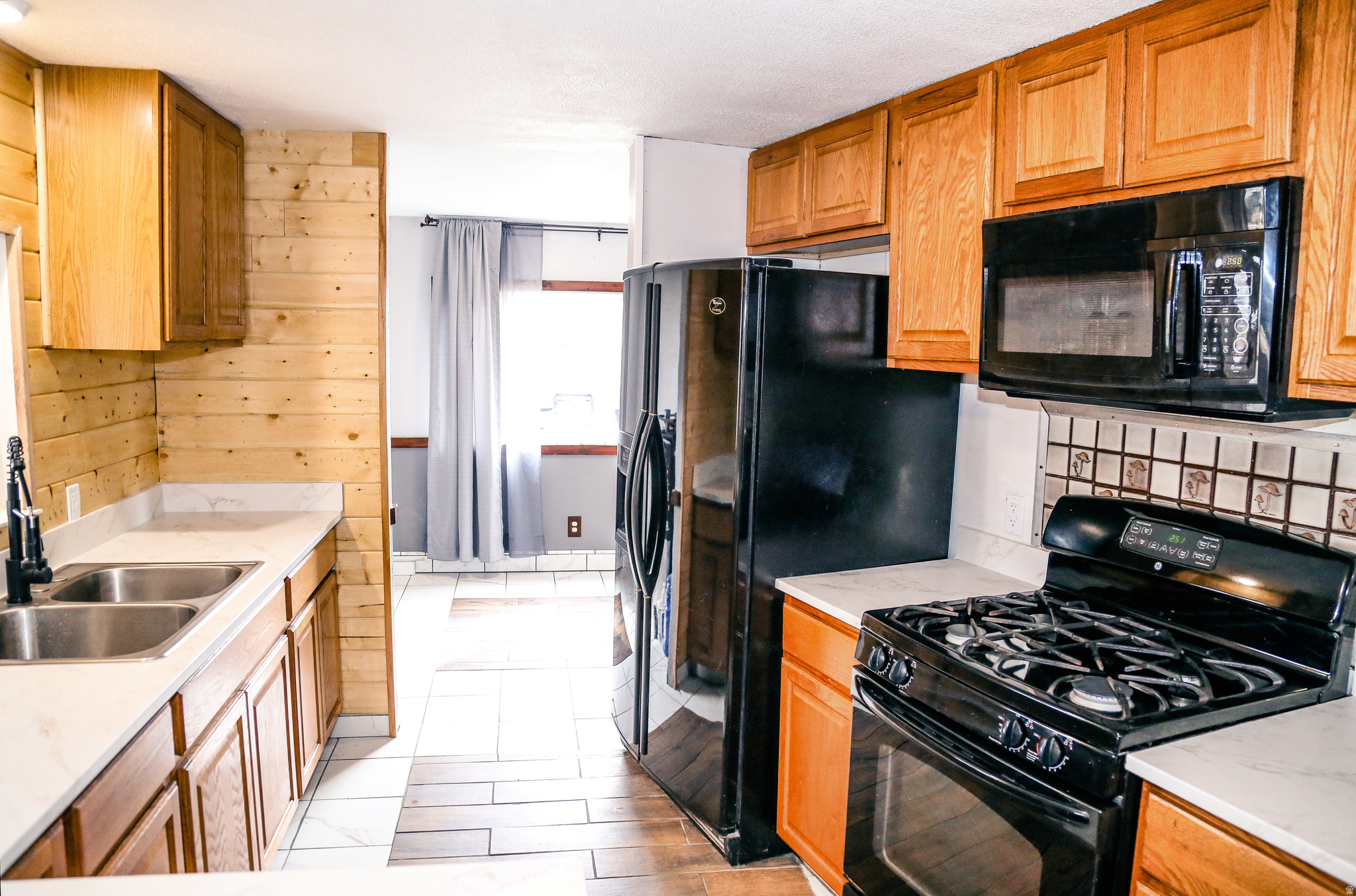 ERIKS ACRES - Residential