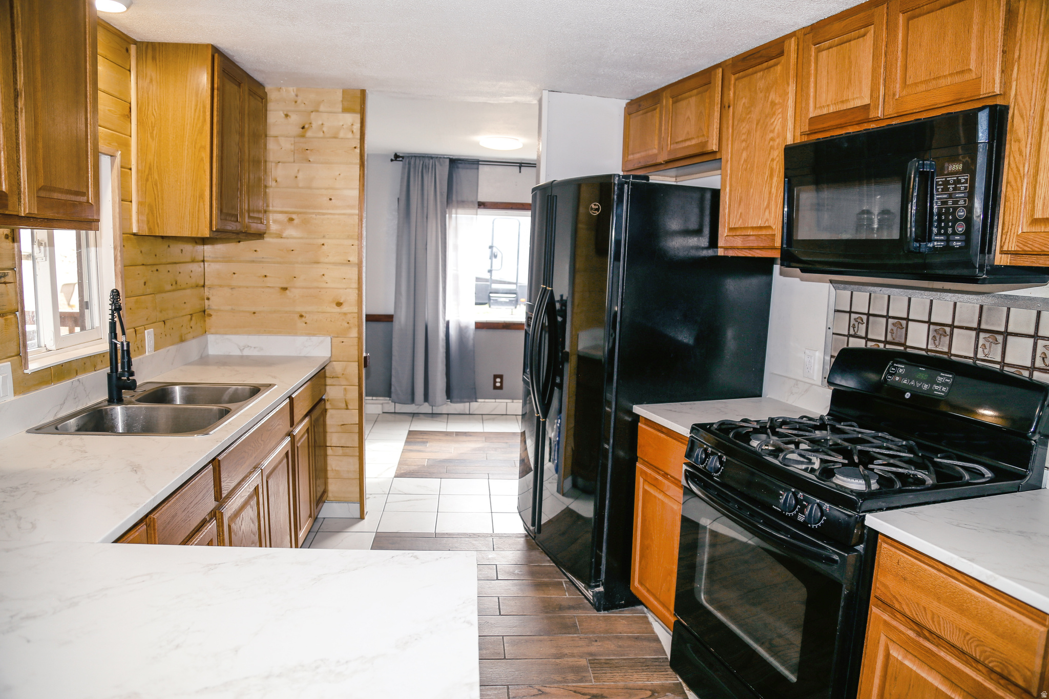 ERIKS ACRES - Residential