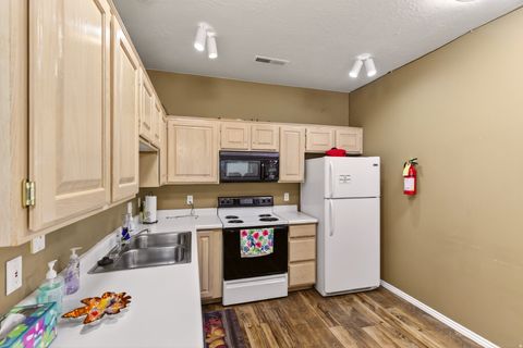 Tiny photo for 544 S FIESTA DR, Ivins, UT 84738 (MLS # 2127312)