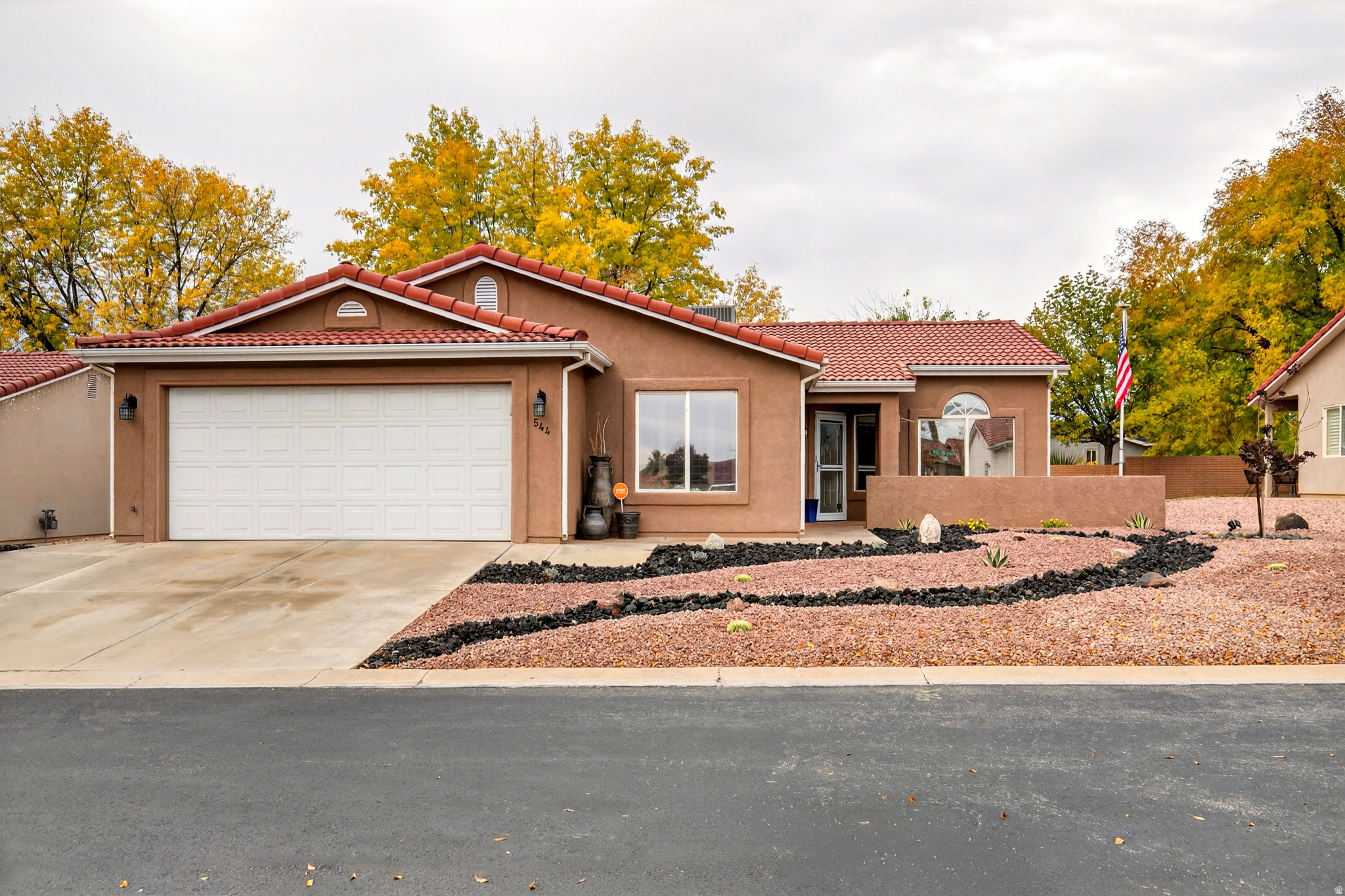 PADRE LAKES TH 2 - Residential