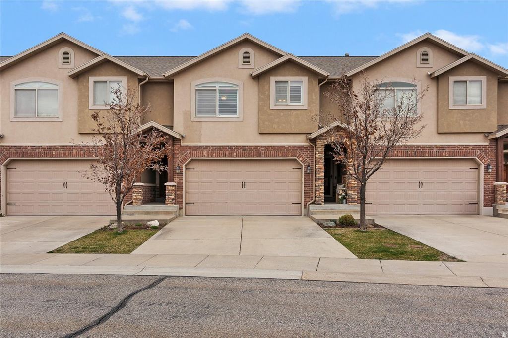 Photo of 1818 W 5050 S, Roy, UT 84067 (MLS # 2144177)