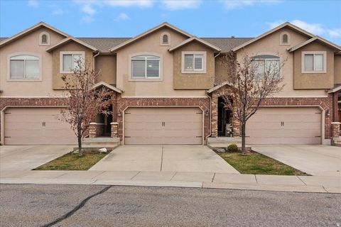 Townhouse For Sale - 1818 W 5050<br/> Roy, UT 84067