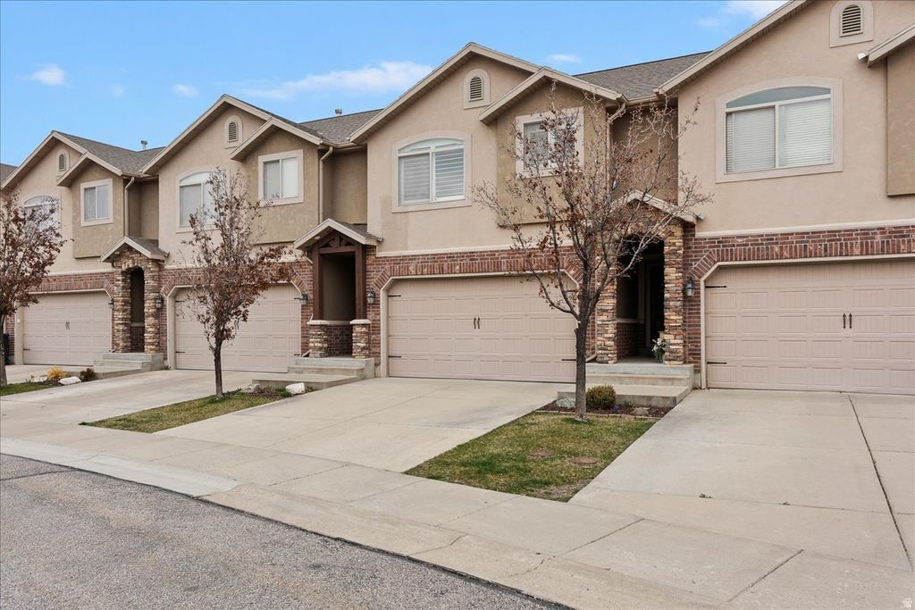 Photo of 1818 W 5050 S, Roy, UT 84067 (MLS # 2144177)