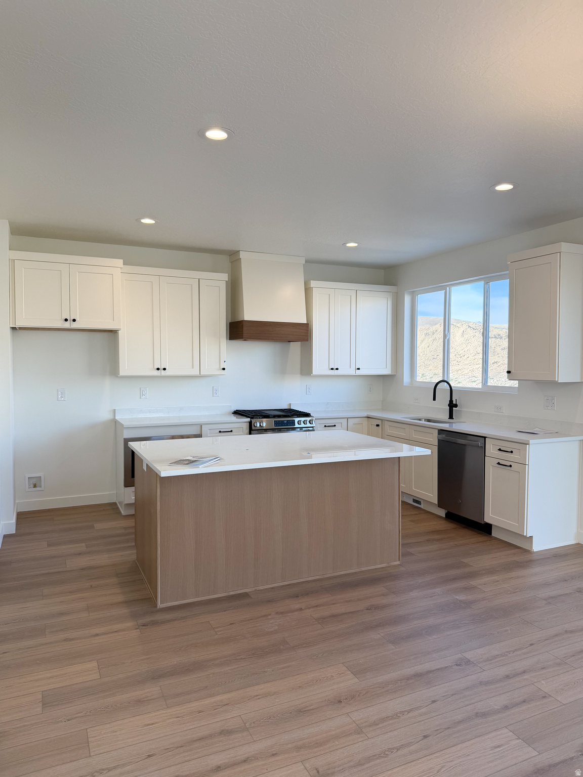 OQUIRRH WEST - Residential