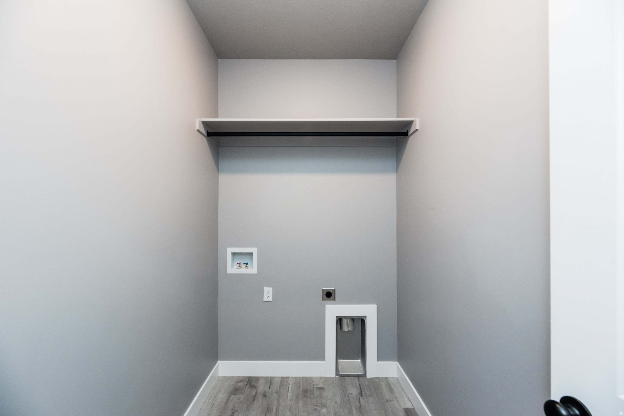 SMILING H - Residential