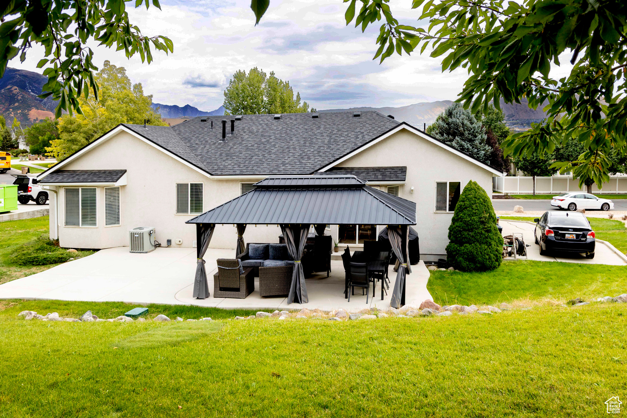 RIVER PARK - Residential