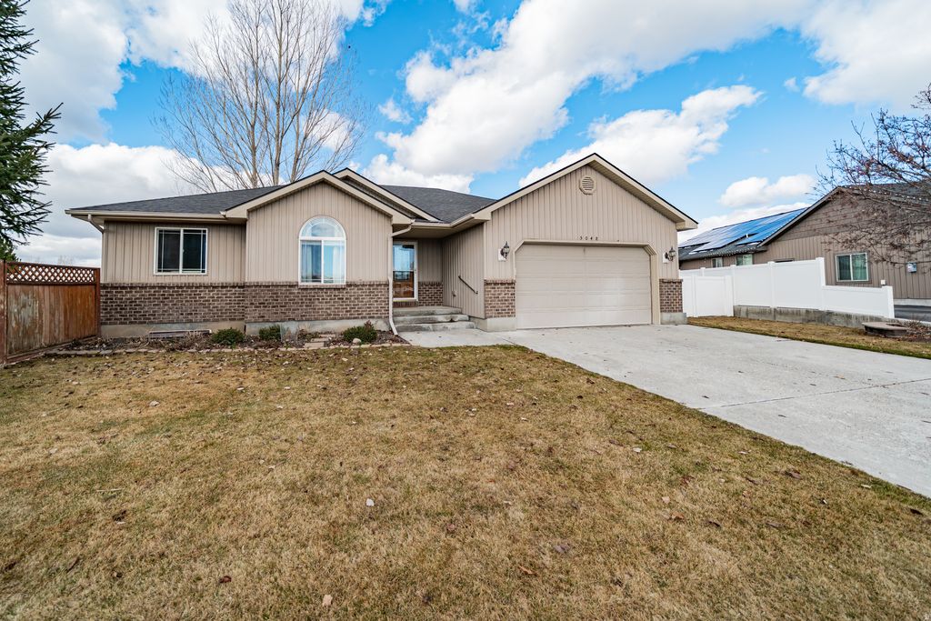 Photo of 5048 CHIMNEY ROCK DR, Idaho Falls, ID 83406 (MLS # 2141725)