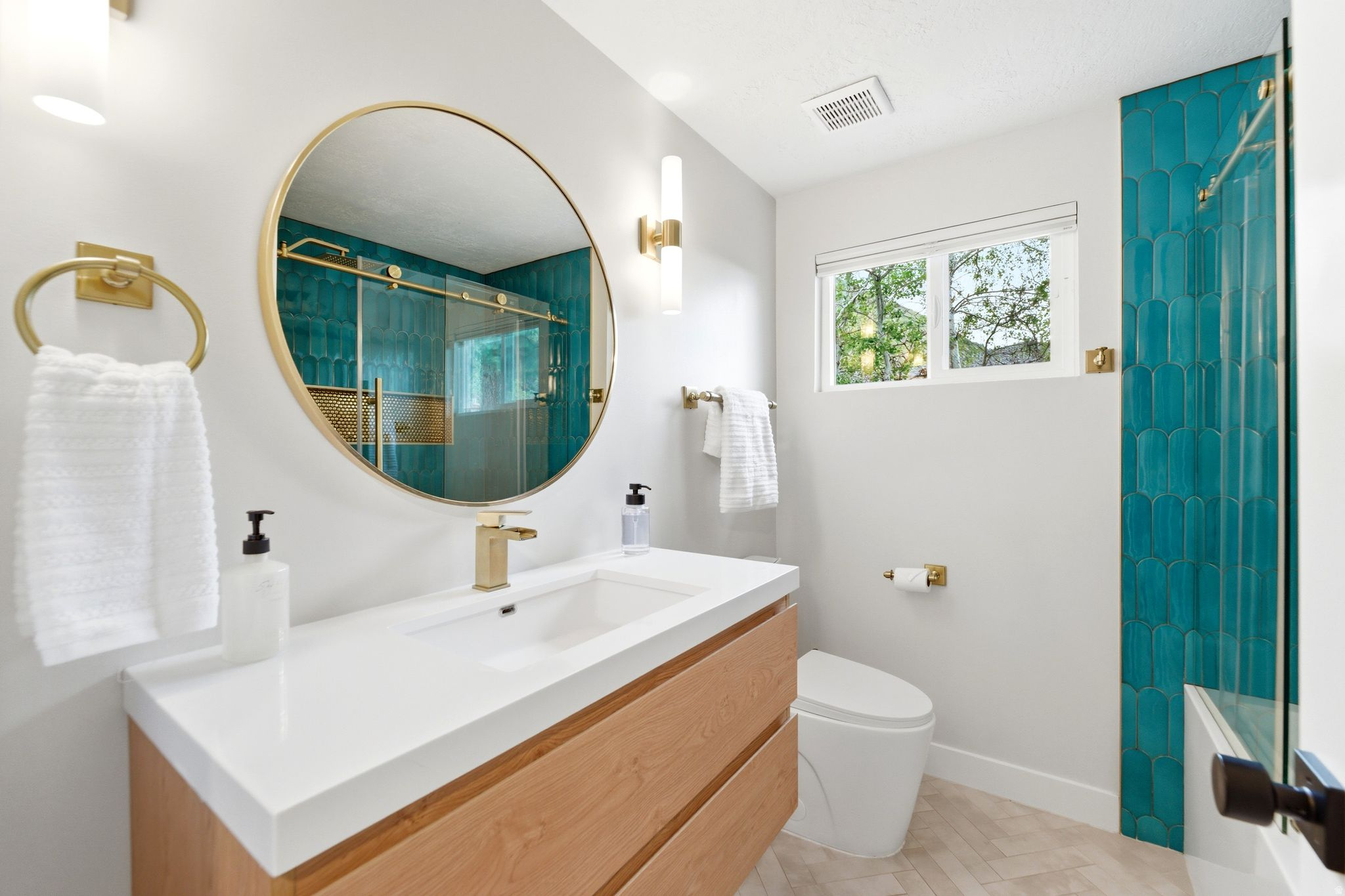 OLYMPUS COVE - Residential