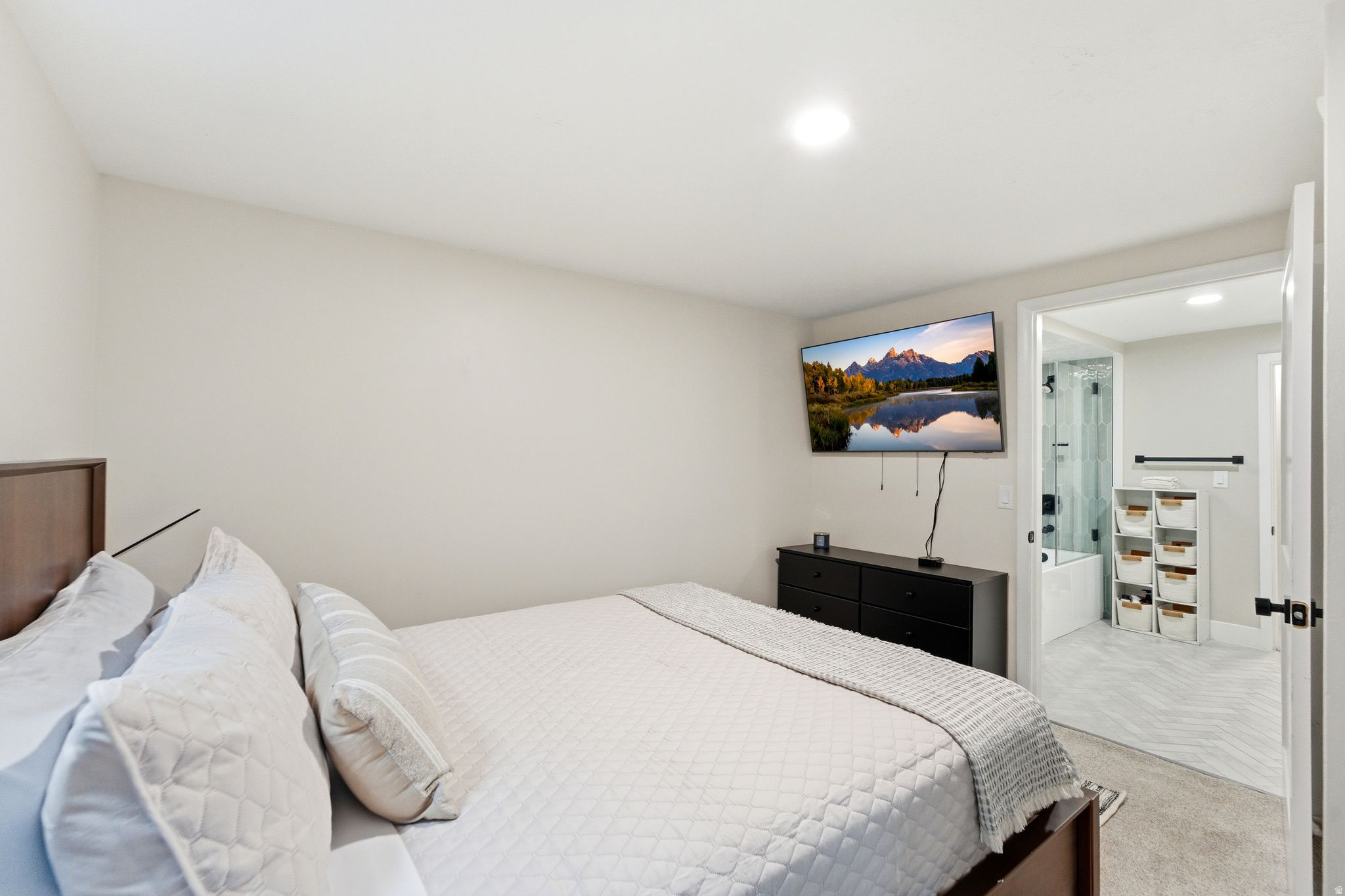 OLYMPUS COVE - Residential