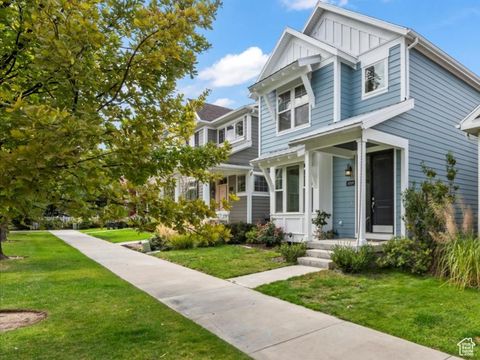 Photo of 10819 S INDIGO SKY WAY, South Jordan, UT 84009 (MLS # 2113141) Photo of 10819 S INDIGO SKY WAY, South Jordan, UT 84009 (MLS # 2113141)