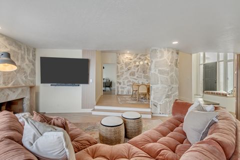 Tiny photo for 336 W 3500 S, Bountiful, UT 84010 (MLS # 2134545)